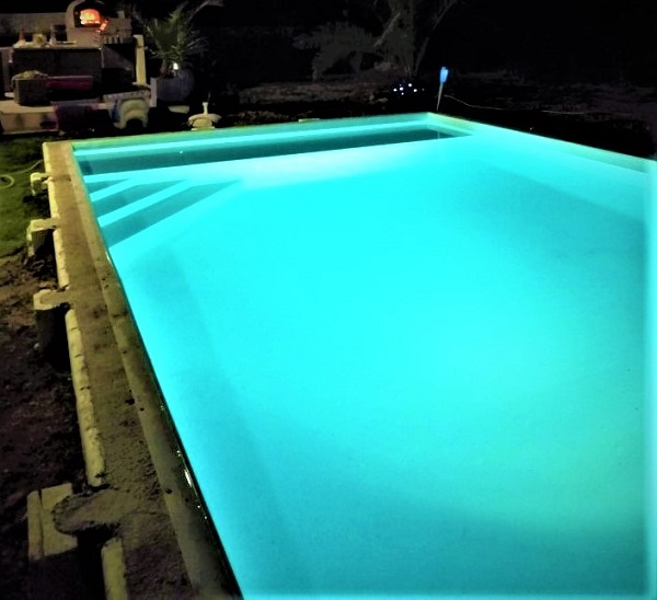 banquette de piscine Gard-piscine enterree en kit Vaucluse-kit piscine Avignon-piscine en kit Bouches-du-Rhone-renovation de piscine Gard-piscine a monter soi-meme-pisciniste Avignon