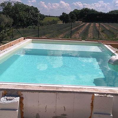 imgi_73_piscine-banquette-pleine-remblayee